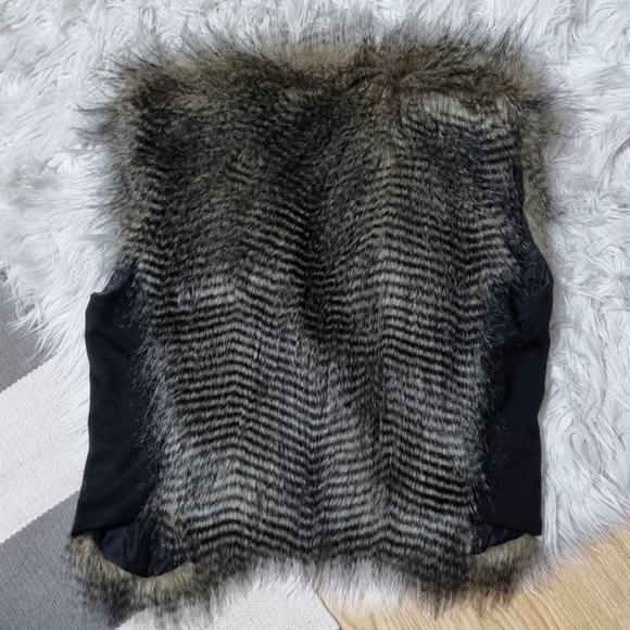 Faux fur chic vest - Picture 4 of 4